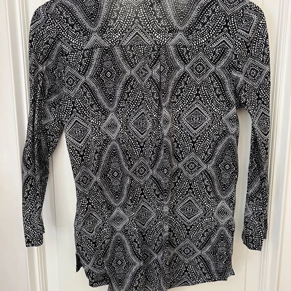 H&M blouse!!! - Picture 2 of 4